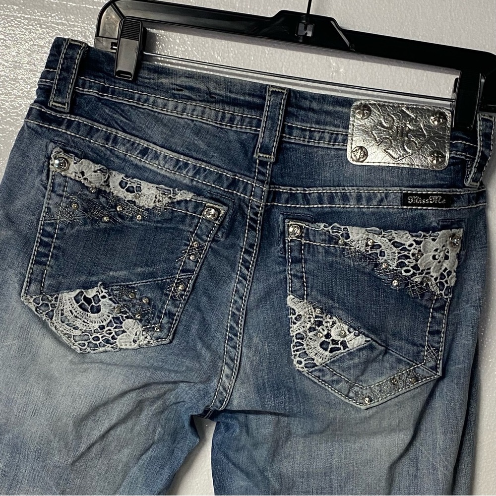 Miss Me Jeans Women 28W Mid Rise Crop Light Faded Lace Jewel Back Pocket M8375VC